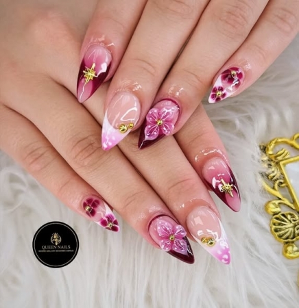 Dip powder manicures